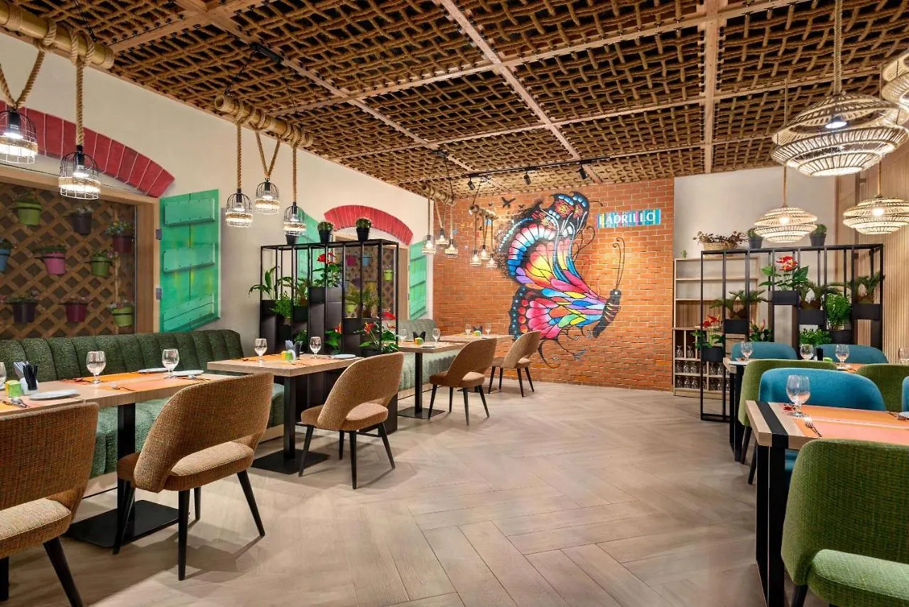 La Quinta By Wyndham Dubai Jumeirah Hotel