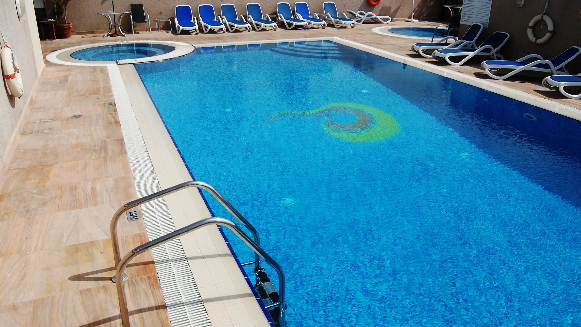La Quinta By Wyndham Dubai Jumeirah Hotel